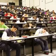 Universidades enfrentan ajustes mientras los docentes luchan por salarios dignos