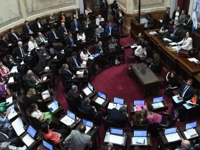 Nuevo aumento: los senadores pasarn a cobrar $9 millones por mes