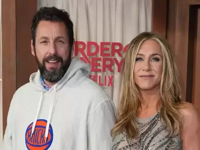 Adam Sandler y Jennifer Aniston entre los 10 artistas mejor pagados de Hollywood.