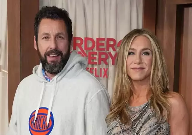 Adam Sandler y Jennifer Aniston entre los 10 artistas mejor pagados de Hollywood.