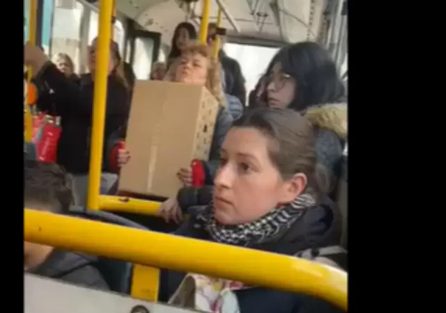 El chofer ya le haba solicitado a la mujer que se baje del colectivo.