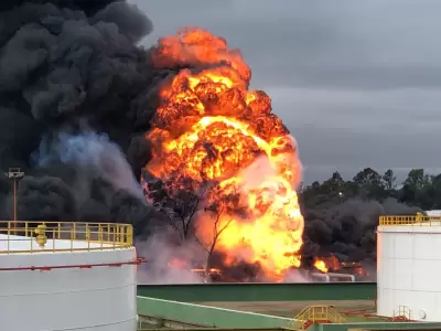 Incendio en planta de YPF en Ensenada