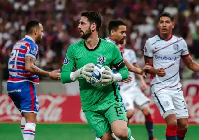 Augusto Batalla jugar en Rayo Vallecano.