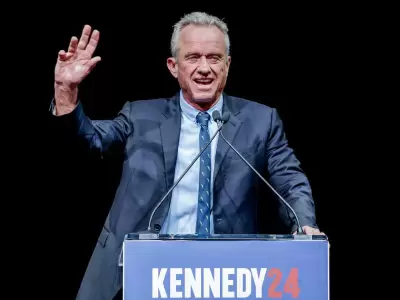 Robert F. Kennedy Jr., se baj de la contienda como candidato independiente