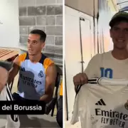 Divertido cruce entre un hincha del Barcelona y un jugador de Real Madrid: siempre hay pica