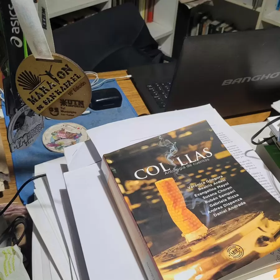 Colillas reune textos de ocho escritoras y escritores mendocinos.