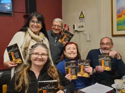 Algunos de los autores de Colillas.