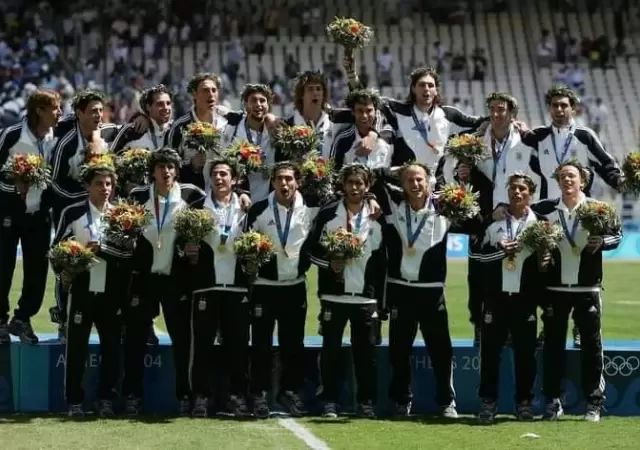 La Seleccin que festejaba en Atenas.