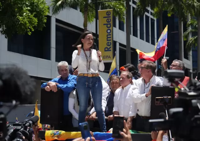 Corina Machado se mantiene en el centro de cada manifestacin