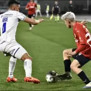 El Rojo le dio un duro cachetazo al Tomba en Copa Argentina