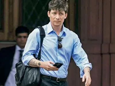 Santiago Caputo es uno de quienes trabajan en Casa Rosada con oficina propia aunque sin contrato formal. El joven es monotributista.