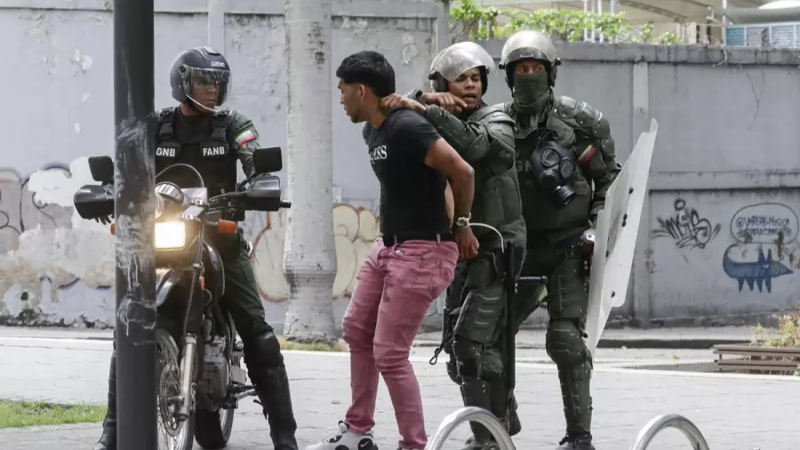 Las detenciones arbitrarias de opositores al regimen chavista suman decenas. (Foto: Google)