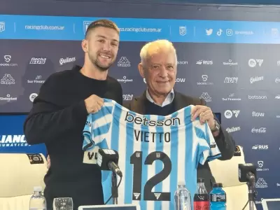 Luciano Vietto junto a Victor Blanco