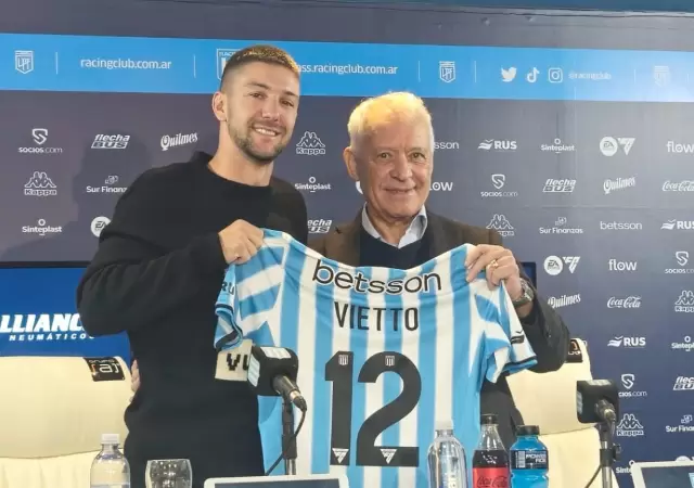 Luciano Vietto junto a Victor Blanco