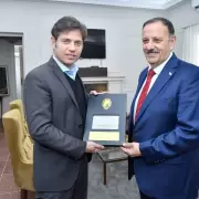 Quintela recalienta la interna bancando a Kicillof y desafiando a Cristina