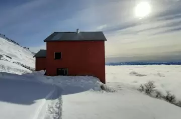 Tragedia en Bariloche: una avalancha se cobra la vida de un esquiador