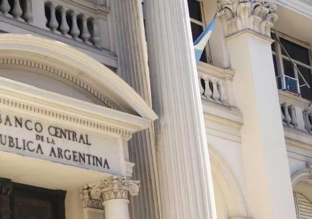 El BCRA anunci� la baja del crawling peg