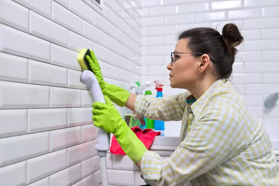 Los azulejos necesitan de una higiene especial, que no solamente saque la mugre de la superficie