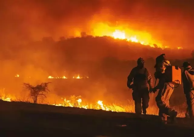 Incendios: cuatro bomberos heridos y un estado de emergencia que sacude a Crdoba