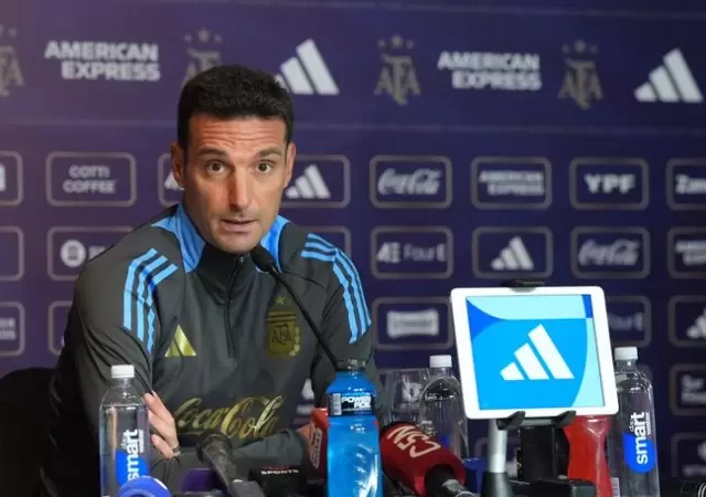 Lionel Scaloni en conferencia de prensa