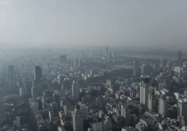 El SMN recomend a los habitantes de esas localidades que eviten las actividades al aire libre y se protejan las vas respiratorias y los ojos.