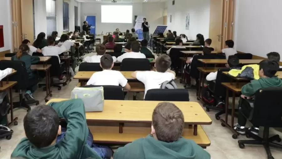 "Contamos con el 100% de los chicos presentes en el aula. Es algo positivo, para ver despus qu hacer con los aprendizajes" (Leyre Senz Guilln)