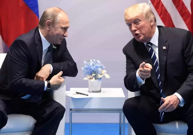 Trump y Putin en un momento de acercamiento durante la presidencia del republicano.