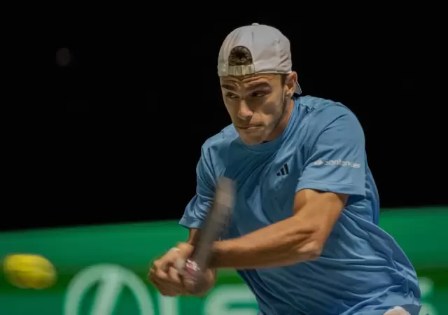 El argentino Francisco Cerndolo no puedo en su duelo ante Denis Shapovalov