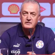 El verborrágico Alfaro lo hizo de nuevo: entre frutos y arañas