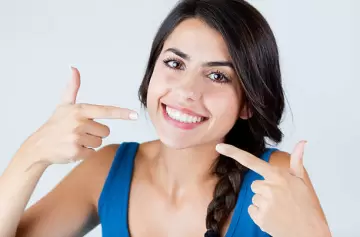 Sonrisa de dientes perfectos