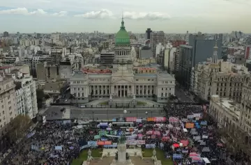 Tensiones y enfrentamientos en las protestas contra el veto a la ley jubilatoria