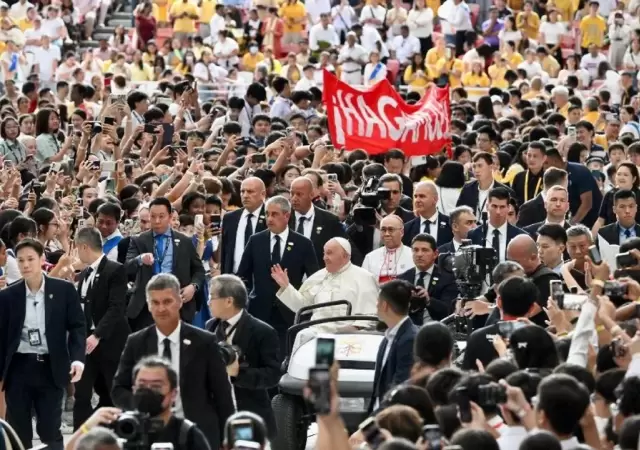 Oficio religioso en el Estadio Nacional