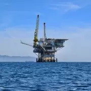 Permitieron la exploracin offshore de petrleo a 190 kilmetros de la costa