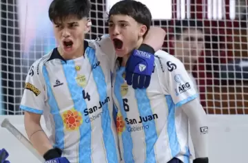 El sanjuanino Toms Lpez y el mendocino Valentino Marzonetto al grito de gol representando a la Argentina en el Mundial en Italia.