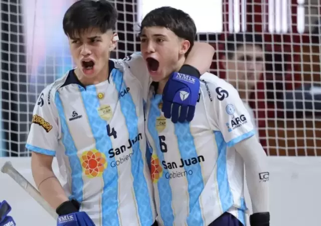 El sanjuanino Toms Lpez y el mendocino Valentino Marzonetto al grito de gol representando a la Argentina en el Mundial en Italia.