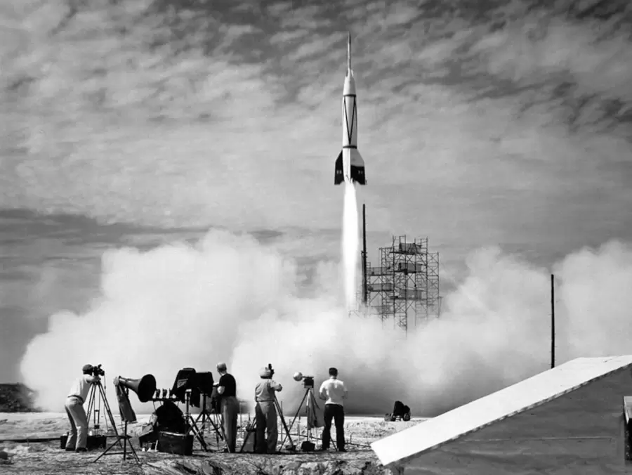 Durante la Guerra Fra, los estados unidos y la Unin Sovitica empezaron a construir nuevos y potentes cohetes en una carrera (Foto: NASA)