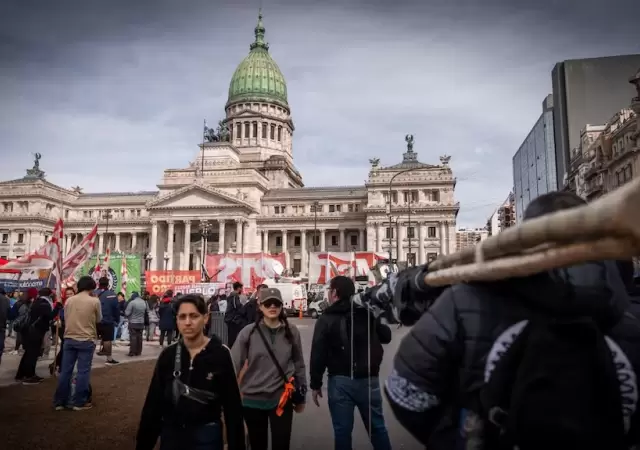 "Creo que hay una ruptura directa y flagrante del contrato electoral" (Agustn de Marco, politlogo)