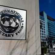 Caputo le puso cifras al desembolso del Fondo en una semana de rumores