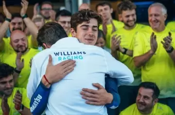 El jefe de Williams Racing, James Wowles junto con Franco Colapinto