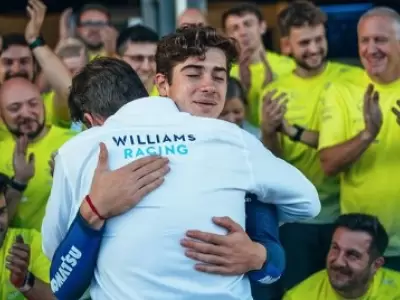 El jefe de Williams Racing, James Wowles junto con Franco Colapinto