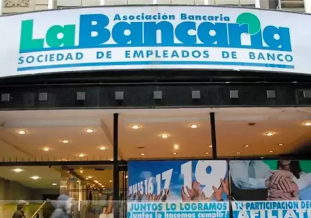 Bancarios alcanzan un salario mnimo de $1,4 millones y superan la inflacin