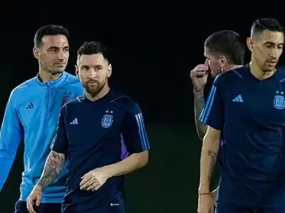 Lionel Messi junto a Lionel Scaloni y ngel Di Mara.