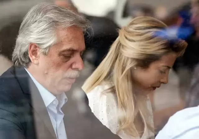 Alberto Gonz�lez y Fabiola Ya�ez.