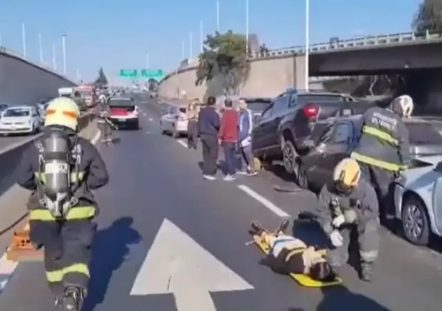 Accidente se suma otro choque en la autopista Panamericana antes de llegar a la General Paz.