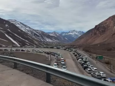 Miles de chilenos comenzaron a llegar a Mendoza desde temprano hoy mircoles -18 de setiembre- a travs del Paso Internacional Cristo Redentor.