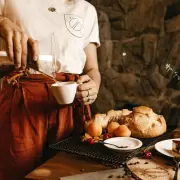 Cmo le cae a nuestro cuerpo tomar t o caf luego de las comidas