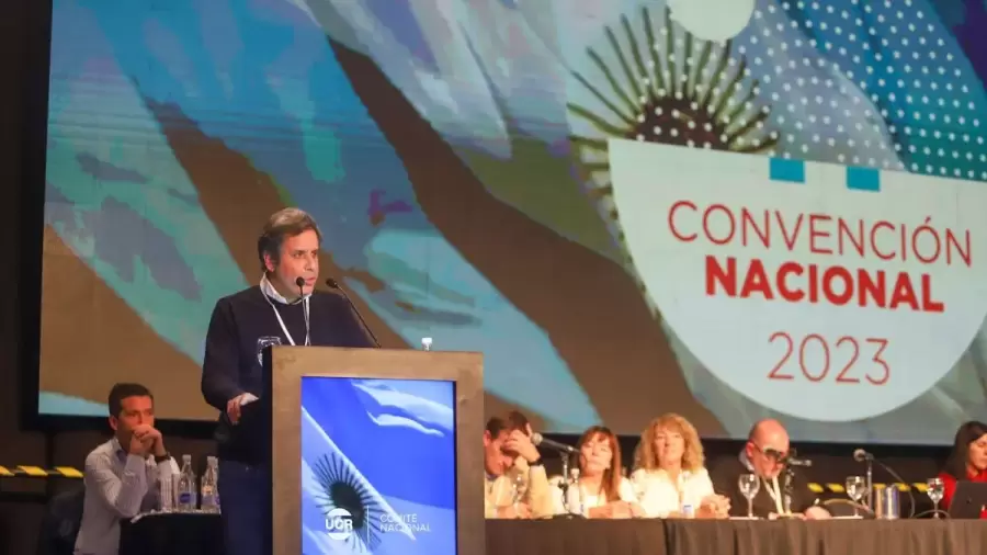 Gastn Manes presidente de la ConvancinNacional