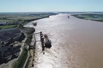 La Hidrova se vaca de barcos por el bajo nivel de agua del Ro Paran.