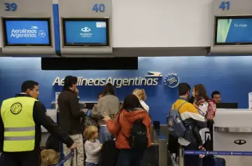 Los paros del personal de Aerolneas Argentinas complicaron a miles de viajeros. (Foto: web)