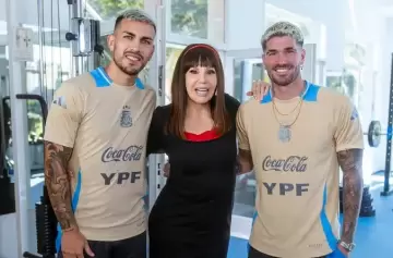 Los campeones del mundo Leandro Paredes y Rodrigo de Paul, la diva de los telfonos vuelve a la pantalla chica